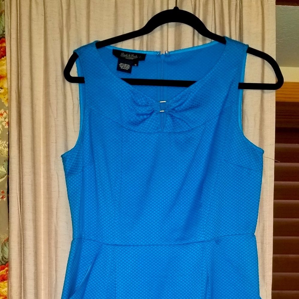 Dress - Picture 2 of 3